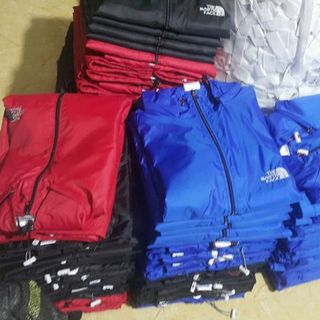 Áo gió 2 lớp TNF