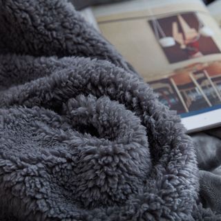 Chăn lông cừu ulitmate màu ghi xám