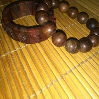 Vòng Tay Phong Thủy 12Con Giáp Gỗ Sưa Đỏ
