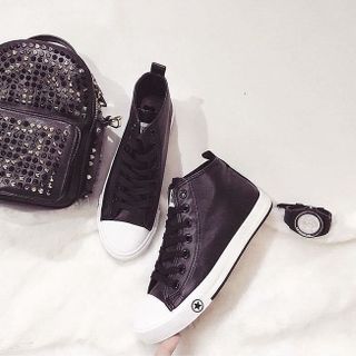 Giày sneaker giá sỉ