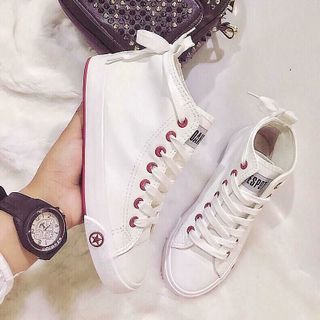 Giày sneaker