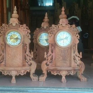 ĐỒNG HỒ ĐỂ BÀN GỖ HƯƠNG ĐỎ KÍCH THƯỚC CÂY ĐỒNG HỒ ĐỂ BÀN GỖ HƯƠNG ĐỎ KÍCH THƯỚC CAO 74 DÀI 43 SÂU 13