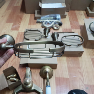 Phụ Kiện Nhà Tắm Bằng Đồng