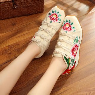 Giày độn thể thao thêu hoa