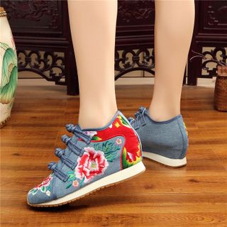 Giày độn thể thao thêu hoa