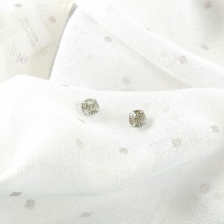 Stella - 28k - Set 3 khuyên nụ đẹp rẻ
