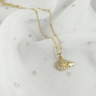 Stella - 45k - Dây mặt vỏ ốc - kèm hộp