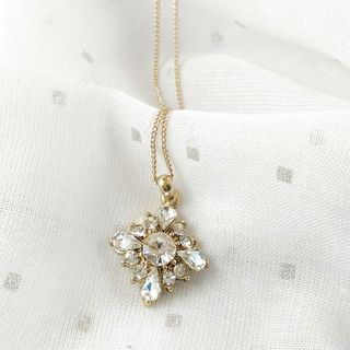 Stella - 50k/dây- Dây chuyền hoa đá