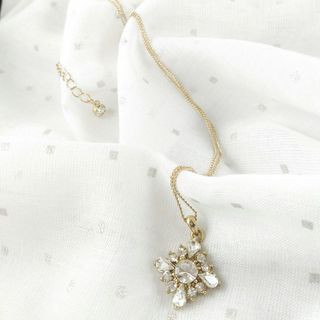 Stella - 50k/dây- Dây chuyền hoa đá