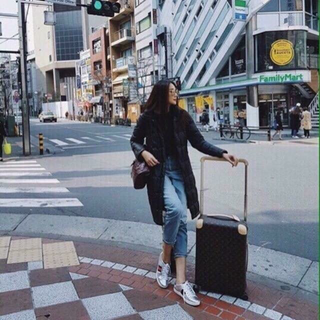 Giày thể thao bạc