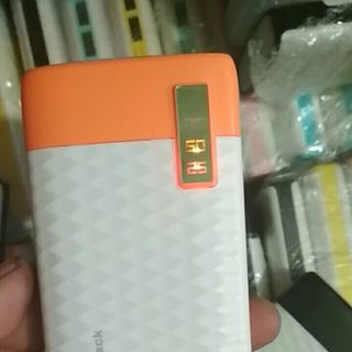 Sac du phong P0WER 30000 co màn hinh mau 2017