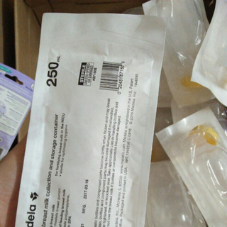 Bình Medela dập Nổi