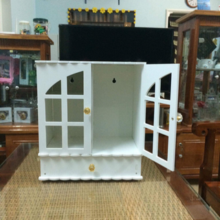 kệ gỗ đựng mỹ phẩm