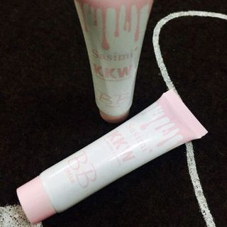 Kem nền che khuyết điểm