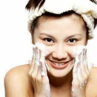 Sửa rửa mặt tạo bột