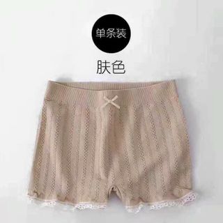 Quần đùi ren mặc trong váy