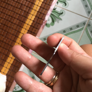 dụng cụ tách hạt macca nứt vỏ