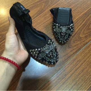 Giày bệt chun đá