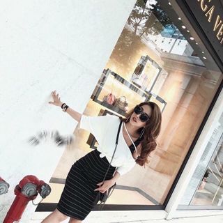 ĐẦM XINH ĐƯỢC TẶNG QUÀ