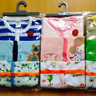 SET 3 BỘ BODY SUIT LIỀN TẤT CHÂN CHO BÉ