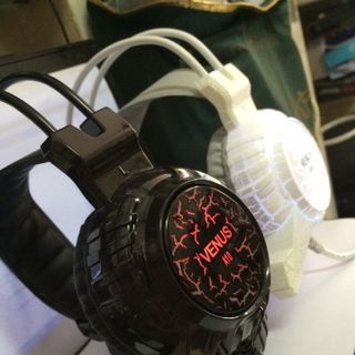 TAI NGHE VENUS A10 -LED 7 MÀU