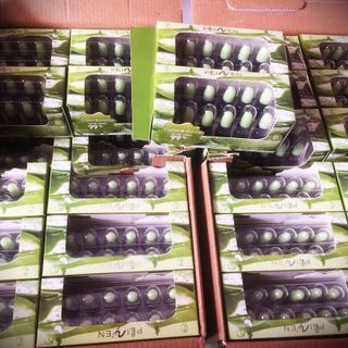 son đạn dưỡng môi nha đam hộp 12 cây