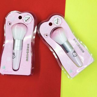 Cọ má hồng Brush HelloKitty Yalicai