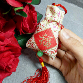 Túi may mắn