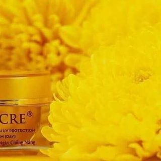 kem trắng da chống nắng Lrocre