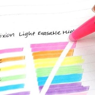 Bút bi xóa được