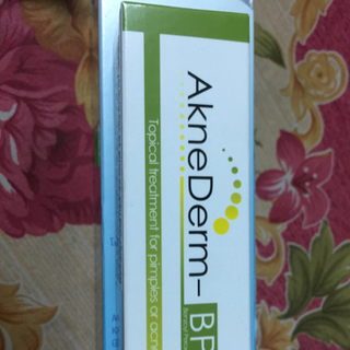 kem trị mụn ẩn mụn mủ mụn trứng cá VITARA AkneDerm - BP25