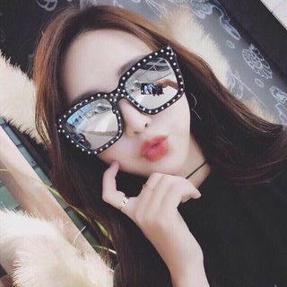 Kính mát nữ V đinh 2116 TB