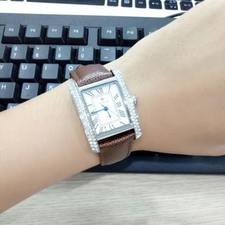 đồng hồ đeo tay nữ hiệu wwoor