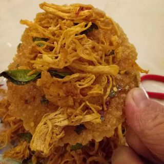 cơm chiên mix khô gà