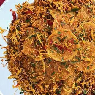 cơm chiên mix khô gà