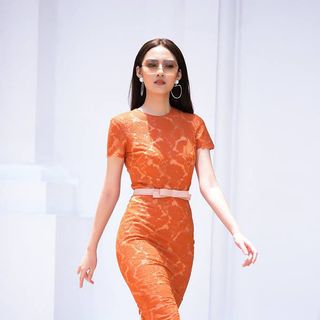 Đầm body ren màu cam ngắn tay 2174
