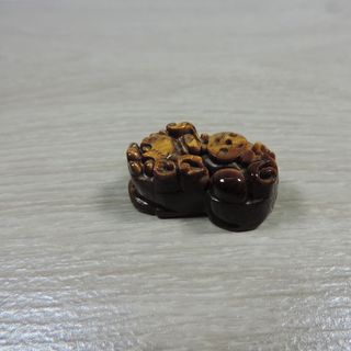 Tỳ hưu mắt hổ vàng tự nhiên