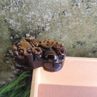 Tỳ hưu mắt hổ vàng tự nhiên