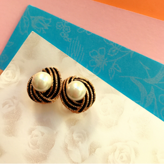 Bông tai thời trang