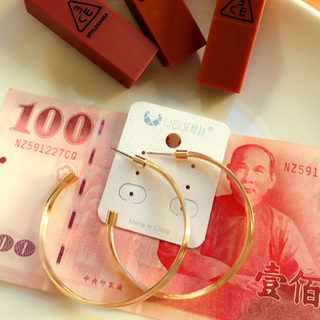 Bông tai phụ kiện thời trang