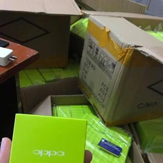 Tai nghe Oppo đóng hộp cực đẹp
