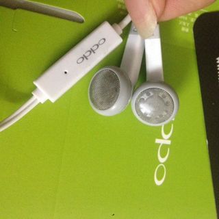Tai nghe Oppo đóng hộp cực đẹp
