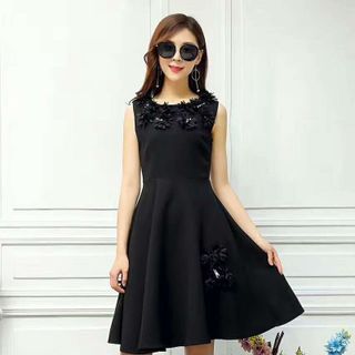 Váy body xòe phối ren