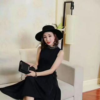 Đầm Body Xòe Phối ren dọc hông