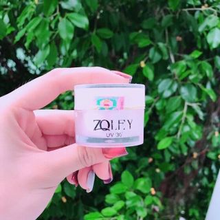 Zoley trắng