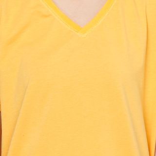 Áo thun cổ tim trẻ trung năng động màu cam