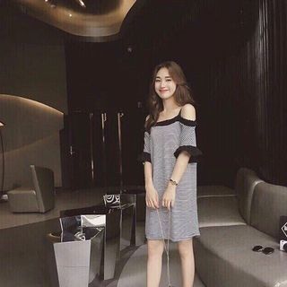 đầm ̣c hở vai cưng lắm