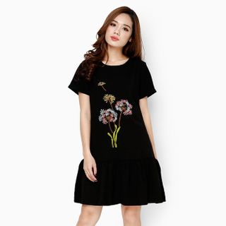 Đầm nữ thời trang thêu hoa đuôi cá màu đen