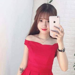 đầm trễ vai