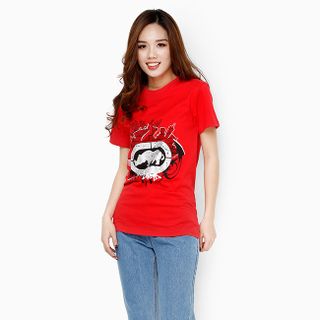 Áo thun nữ in hình cá tính màu đỏ